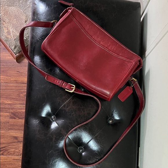 Coach Handbags - Vintage Coach Taylor Bag Style No. 9944